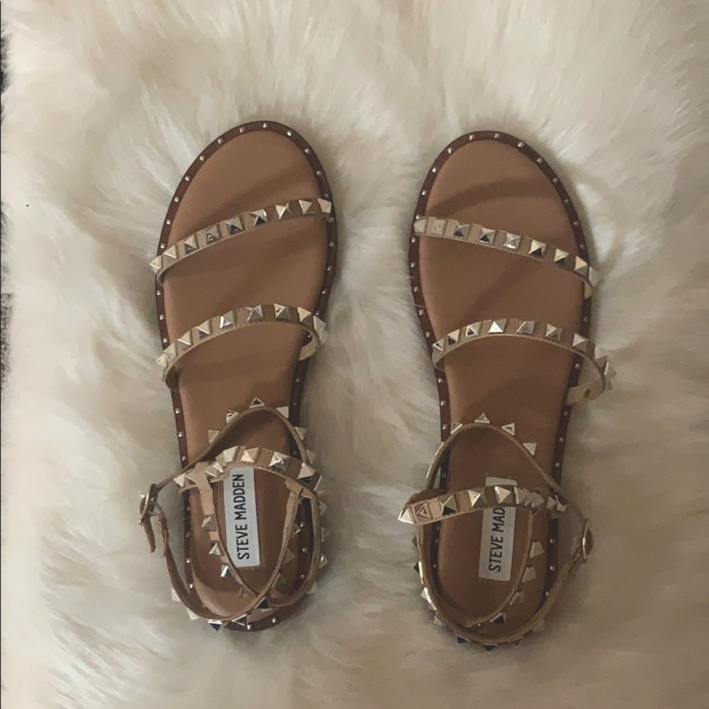 Steve Madden Women's Travel Rock Stud Flat Sandal